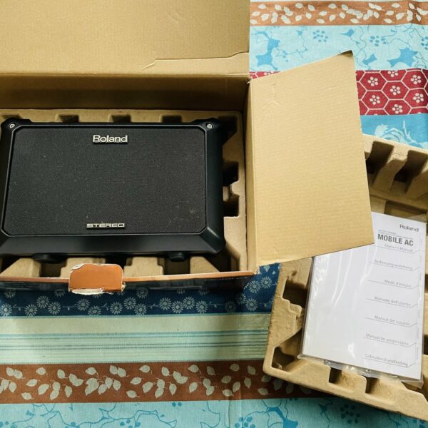 Ampli guitare portable Roland Mobile AC, boite d'origine, sans alim – Image 7