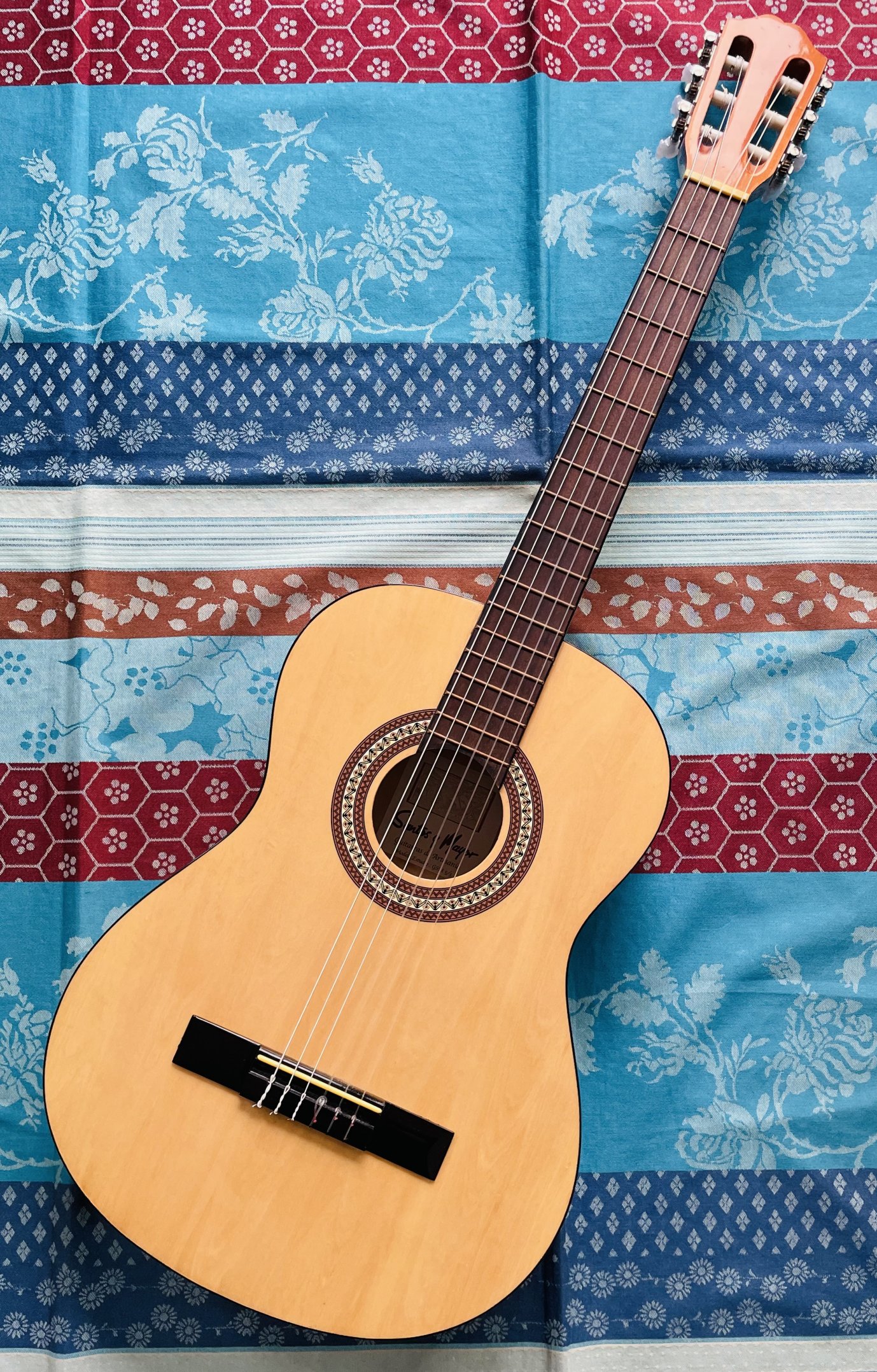 Guitare classique trois quart Santos Y Mayor Estudio GSM 5-3 (petite taille en dessous de trois quart), housse fine