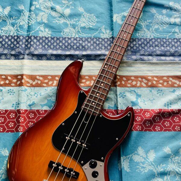 Basse électrique active Sire Marcus Miller V3 TS 2GEN tobacco sunburst n°2N18513794 (Indonésie)
