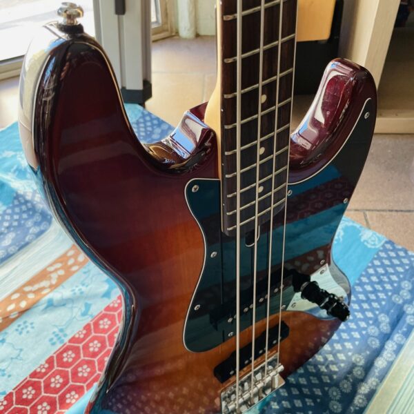 Basse électrique active Sire Marcus Miller V3 TS 2GEN tobacco sunburst n°2N18513794 (Indonésie) – Image 12
