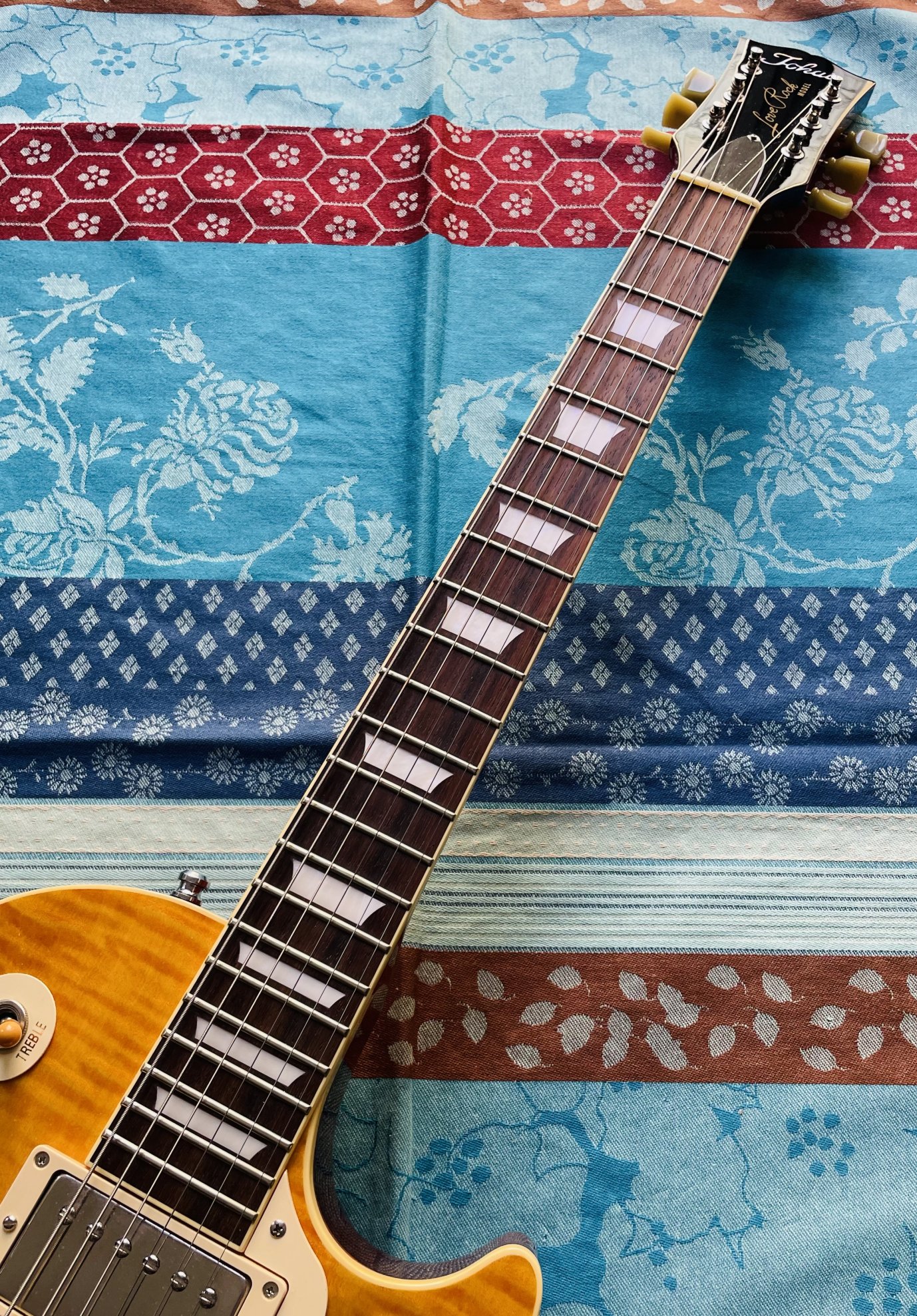 Guitare électrique Tokai Les Paul LS136 honey burst n°2042498 (Japan), housse – Image 3